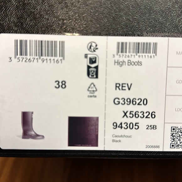 Chanel rain boots - Picture 4 of 4